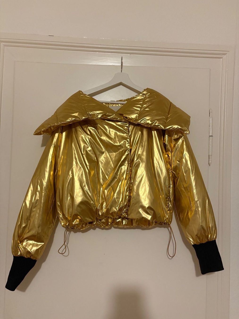 Pinko Giacche: Pinko Gold Jacket – Nuovo (secondo la descrizione) da Volketswil venduto da mel_vh2s