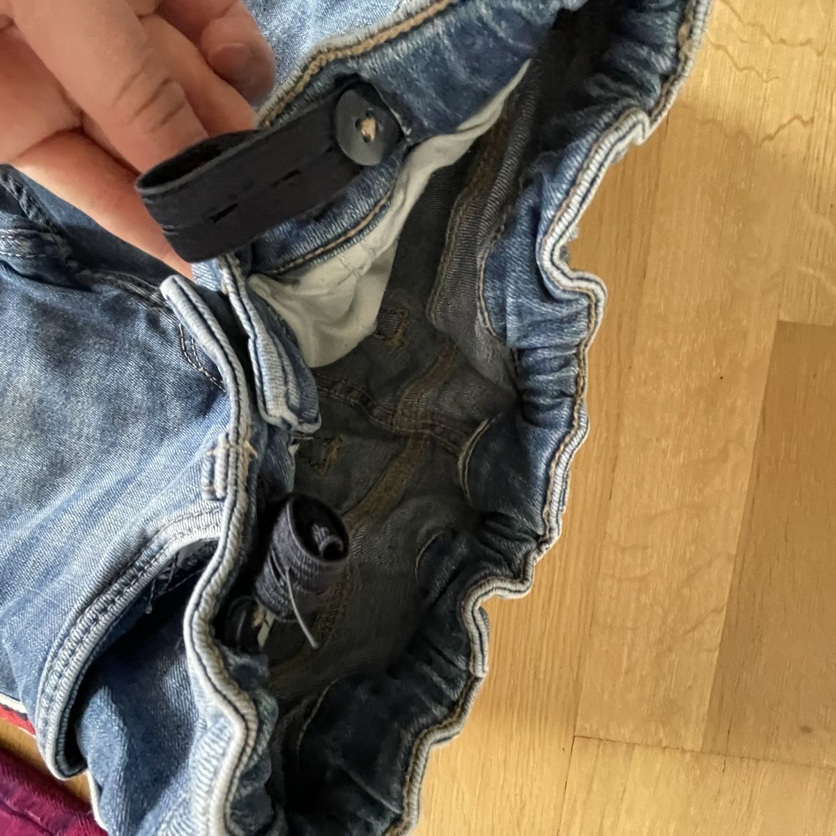 Pantaloni: 3 Jeanshosen 134 – Usato da Oetwil am See venduto da mar_t7ct 5