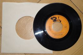 MIREILLE MATHIEU - QUAND UN AMI REVIENT