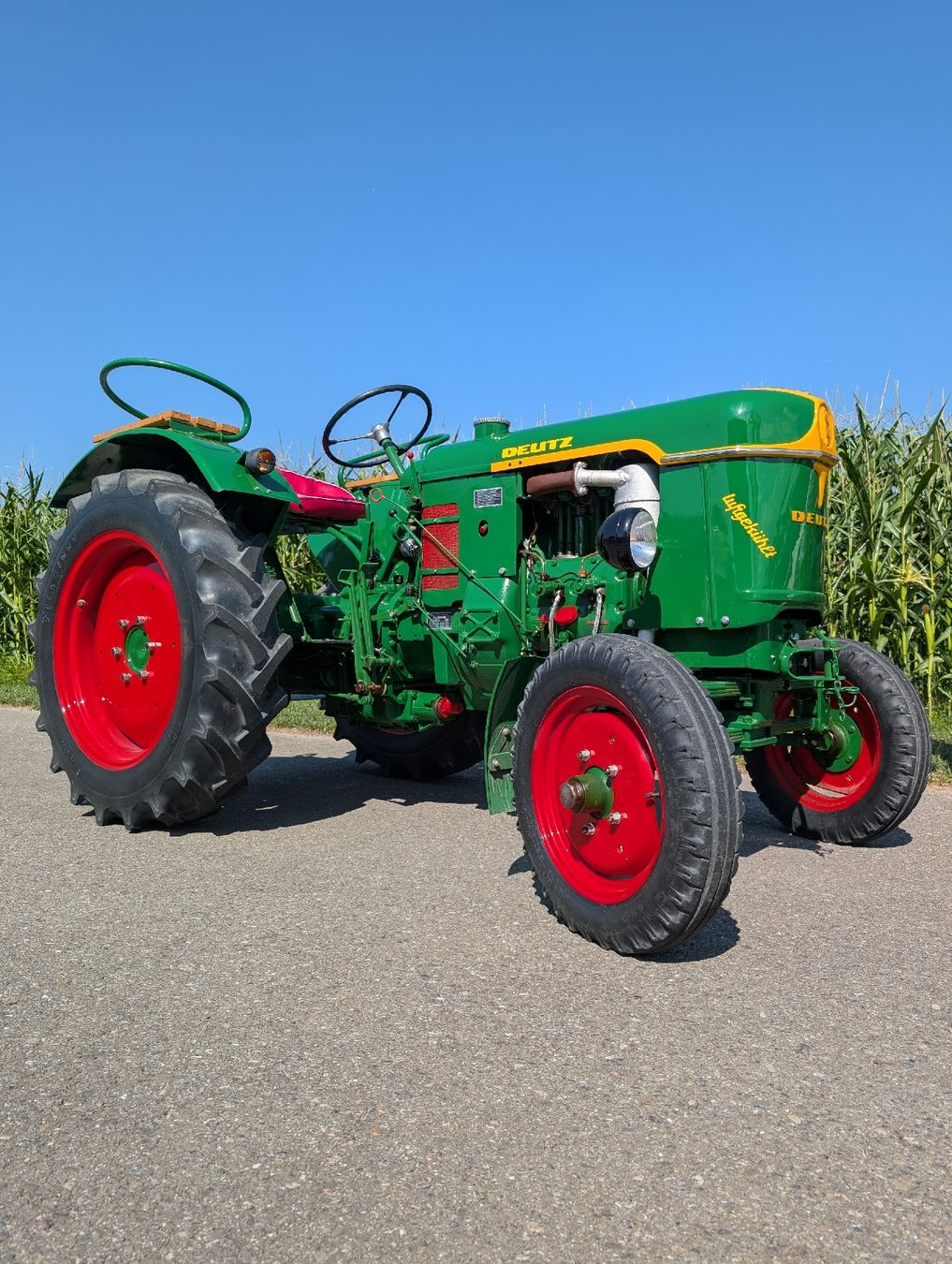 Deutz Trattori: Traktor Deutz D25 1957 – Usato da Emmen venduto da limonette