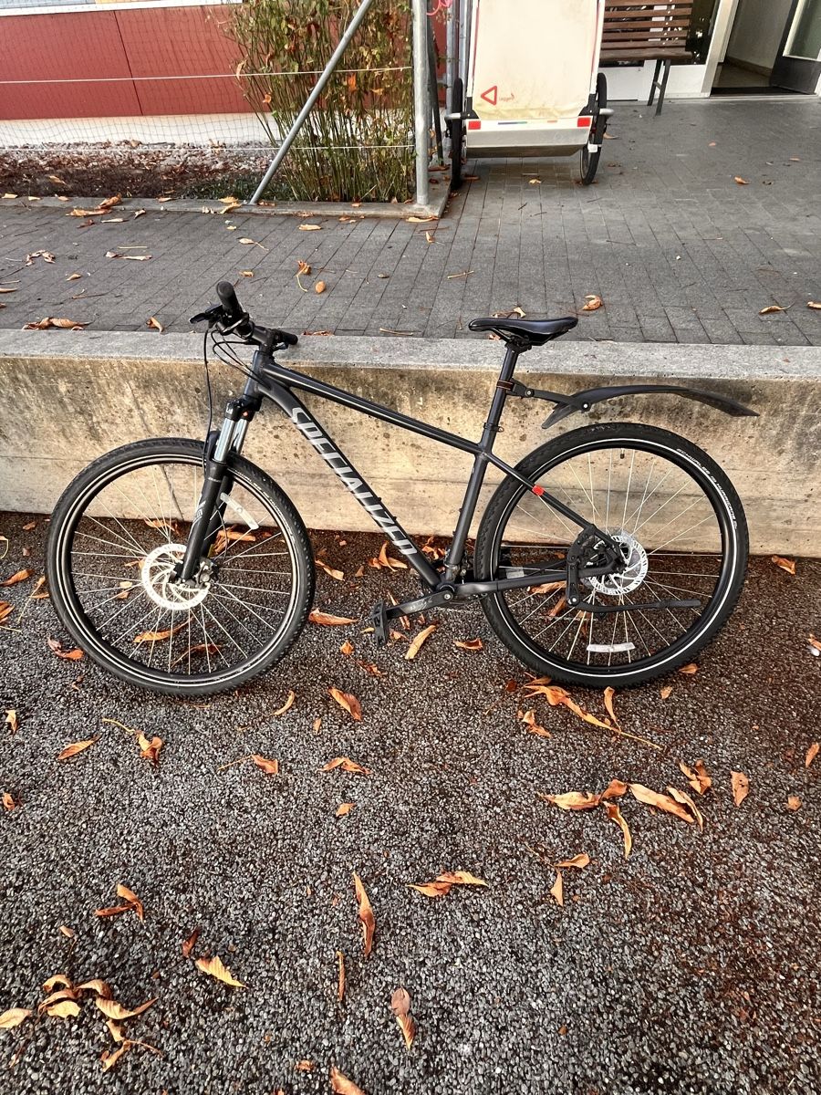 Specialized Velos: Specialized Mountainbike Grösse L/M – Gebraucht aus Riehen von butzfleischmann
