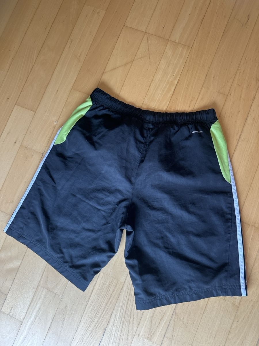 Adidas Hosen: Adidas Shorts – Gebraucht aus Rickenbach-Sulz von hel_yx9y 2