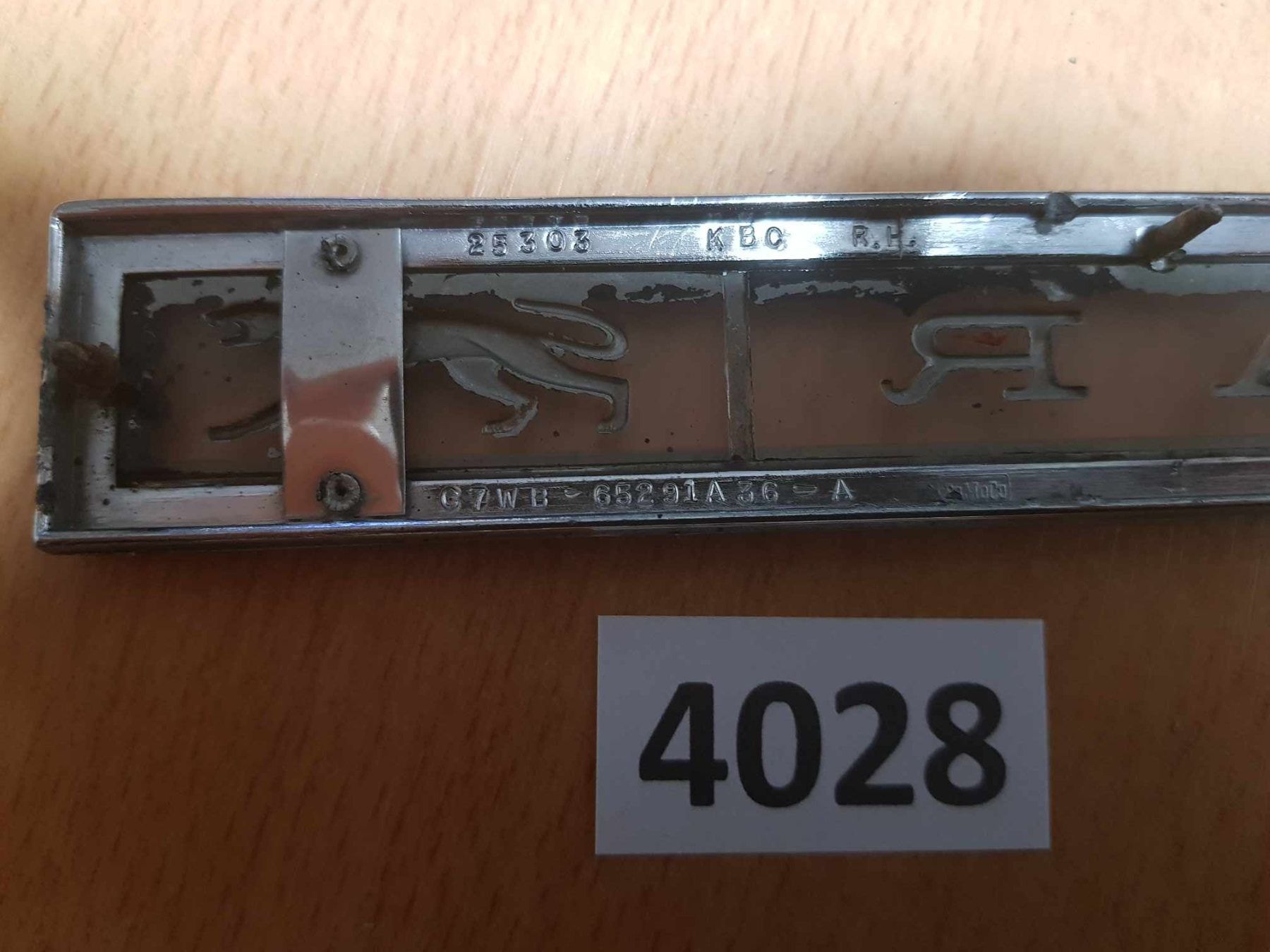 Ford Tutti pezzi di ricambio auto: Cougar  Emblem – Usato da Niedergösgen venduto da usc_l8gm 2