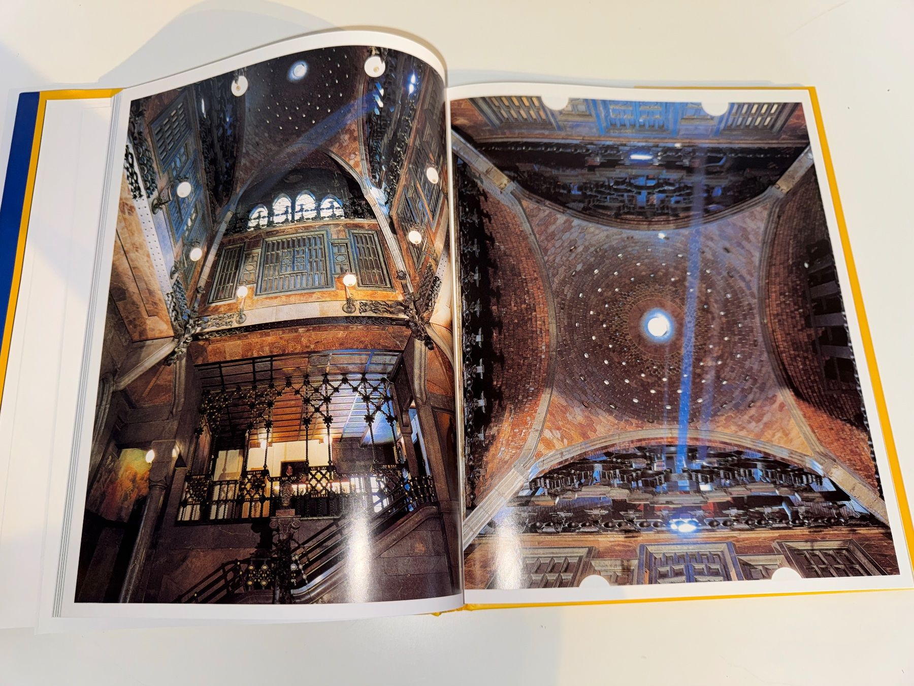 Libri: BUCH: Gaudi Sämtliche Bauwerke – Usato da Grosswangen venduto da Second_hand_paradise 4