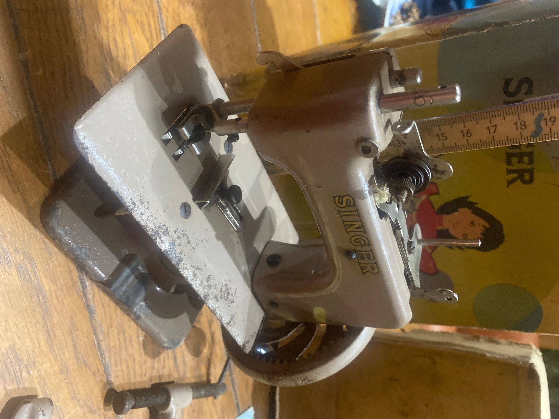 Singer Nähmaschinen: Machine à coudre enfant singer – Gebraucht aus Lajoux JU von Briard0 1