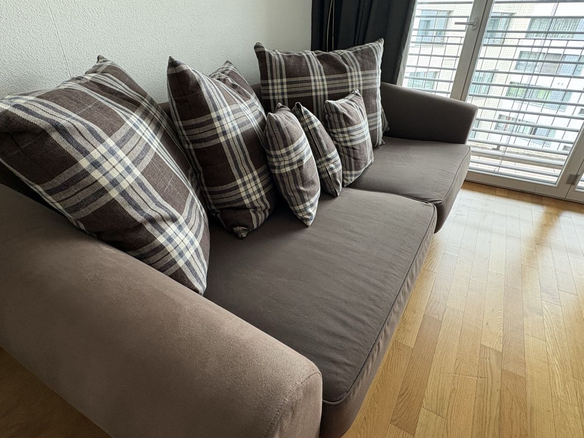 Sofas: Sehr sehr bequemes Sofa – Gebraucht aus Zug von MarinaBicec 3