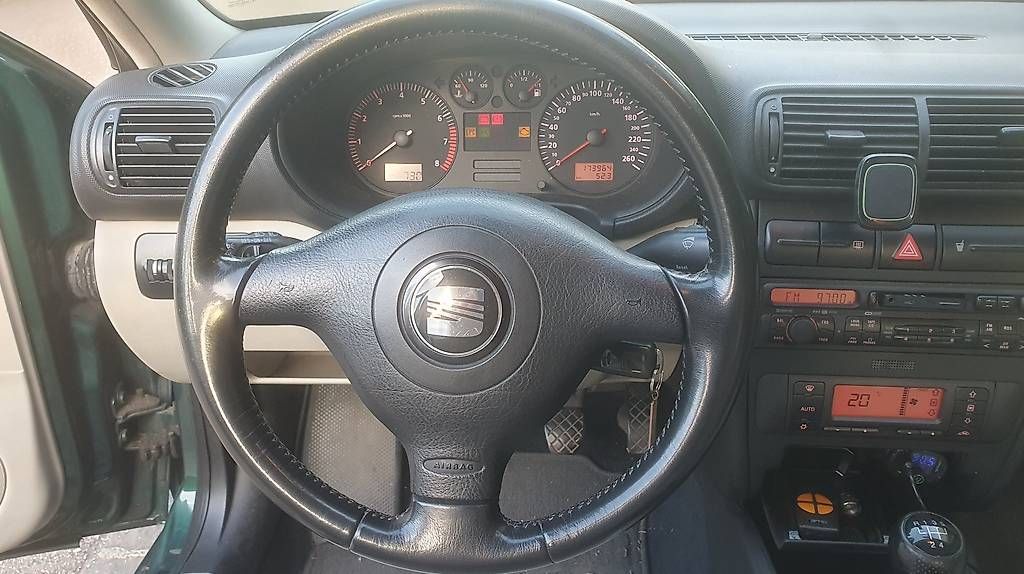 Seat Automobili: SEAT TOLEDO 2.3i 20V 170 Executive – Usato da Basel venduto da ser_q9qm 3
