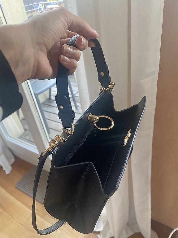 Borse da donna: Charles & Keith Handtasche – Nuovo e nell'imballaggio originale da Zürich venduto da SerainaVon 2