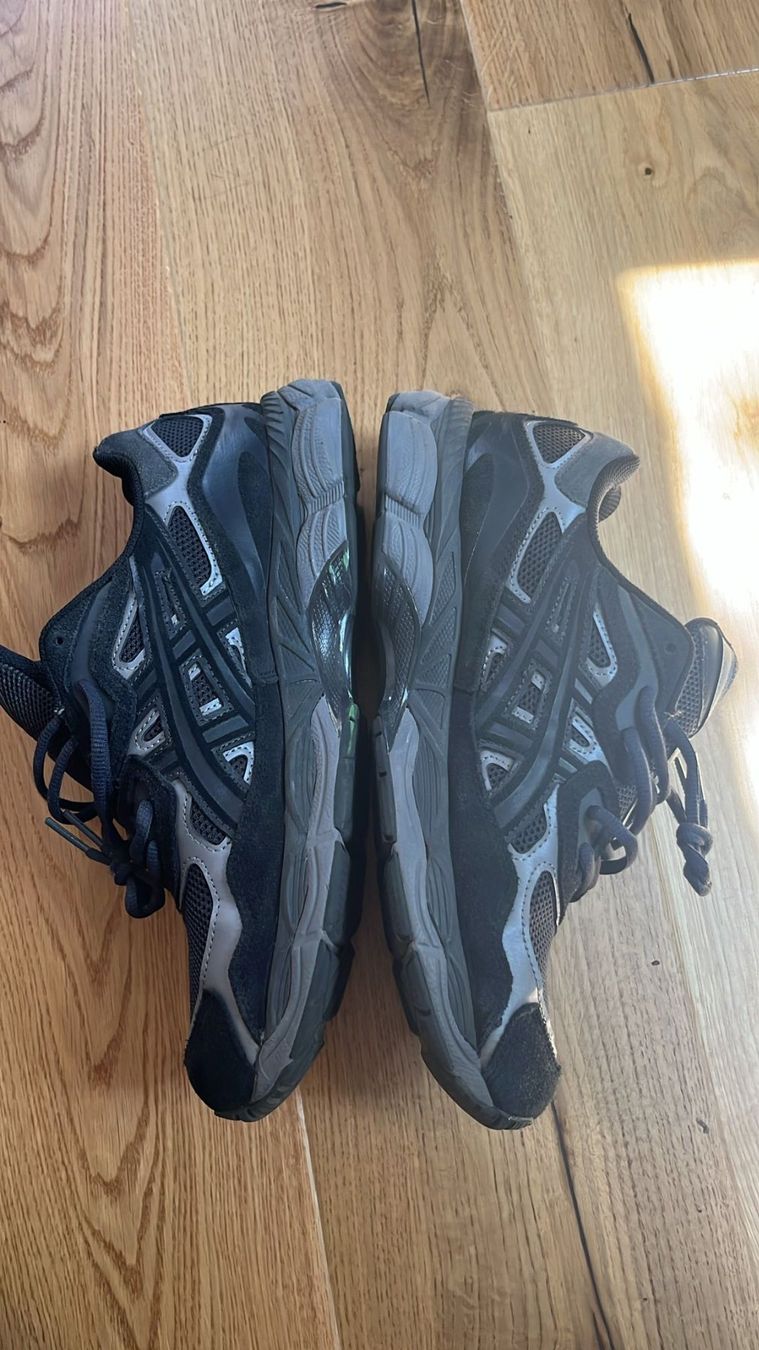 Asics Chaussures hommes: Asics Gel-NYC Graphite Grey/Black Gr.45 – D'occasion à Neuhausen par Rue_Trouvaille 1