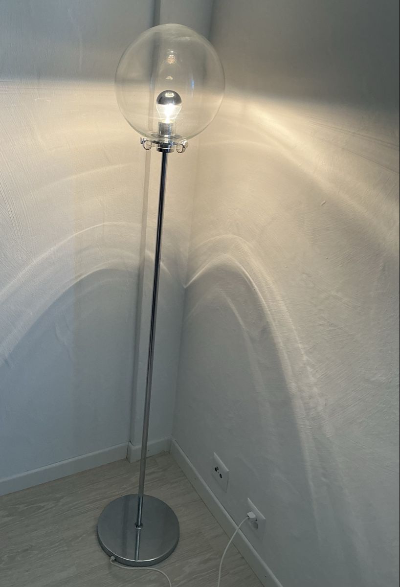 Lampade: Stylische Stehlampe mit Glaskugel - Vintage – Usato da Naters venduto da seidengut