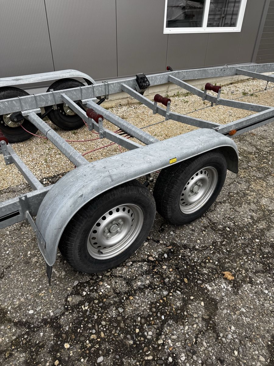 Rimorchi: Bootsanhänger 2320kg Ohlmeier – Usato da Solothurn venduto da Eduka72 2