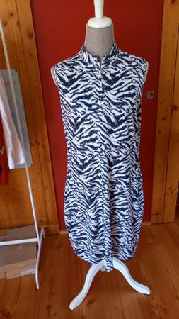 Daily Sports Kleid mit  Grösse L neuwertig