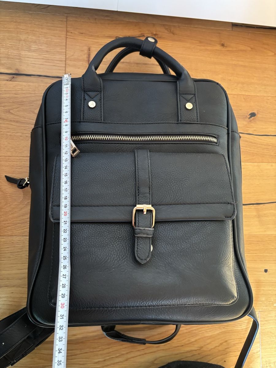 Zaini: Schwarzer Rucksack – Usato da Estavayer-le-Lac venduto da constance-esta 1