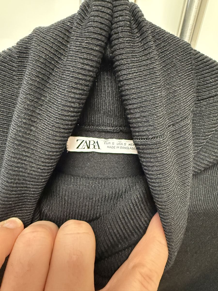 Zara Maglioni & Felpe: Schwarzer Rollkragenpullover von Zara, Grösse S, Top! – Nuovo (secondo la descrizione) da Pratteln venduto da dgbm 1