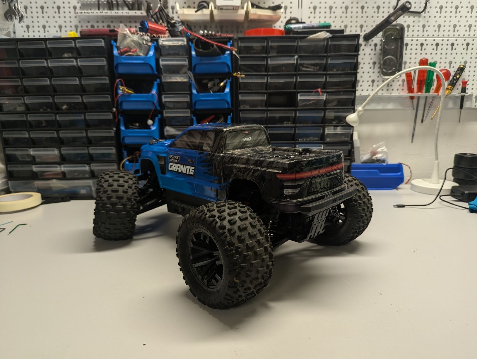 Arrma Modellismo RC: Arrma Granite 4x4 super Zustand – Usato da Altdorf UR venduto da fin_7ftt 2