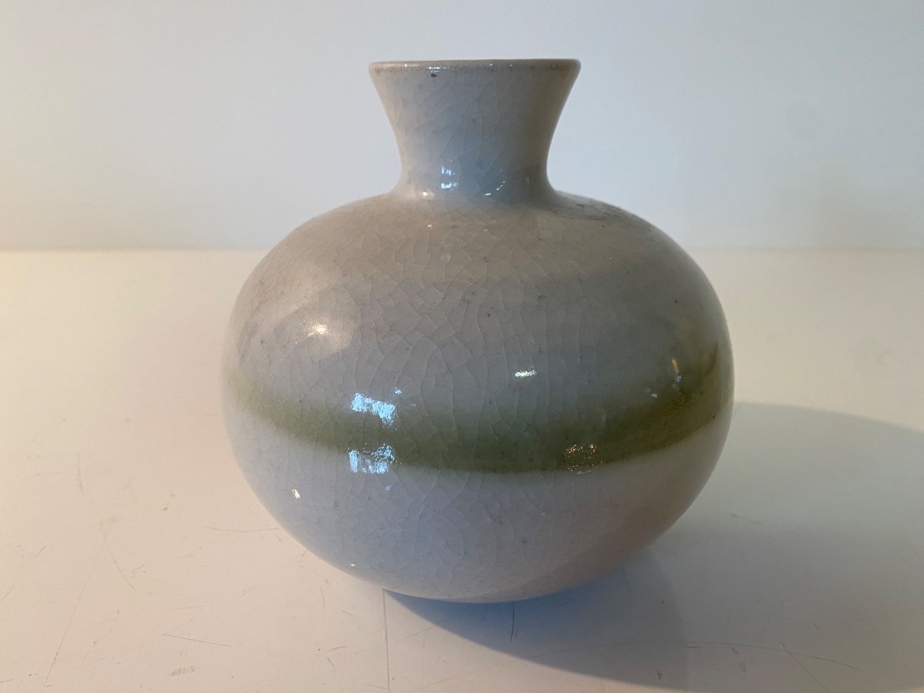 Vasi & Recipienti: Kleine Mobach Keramik Vase, hellgrau mit Grün – Usato da Ballwil venduto da ClassicGallery 3
