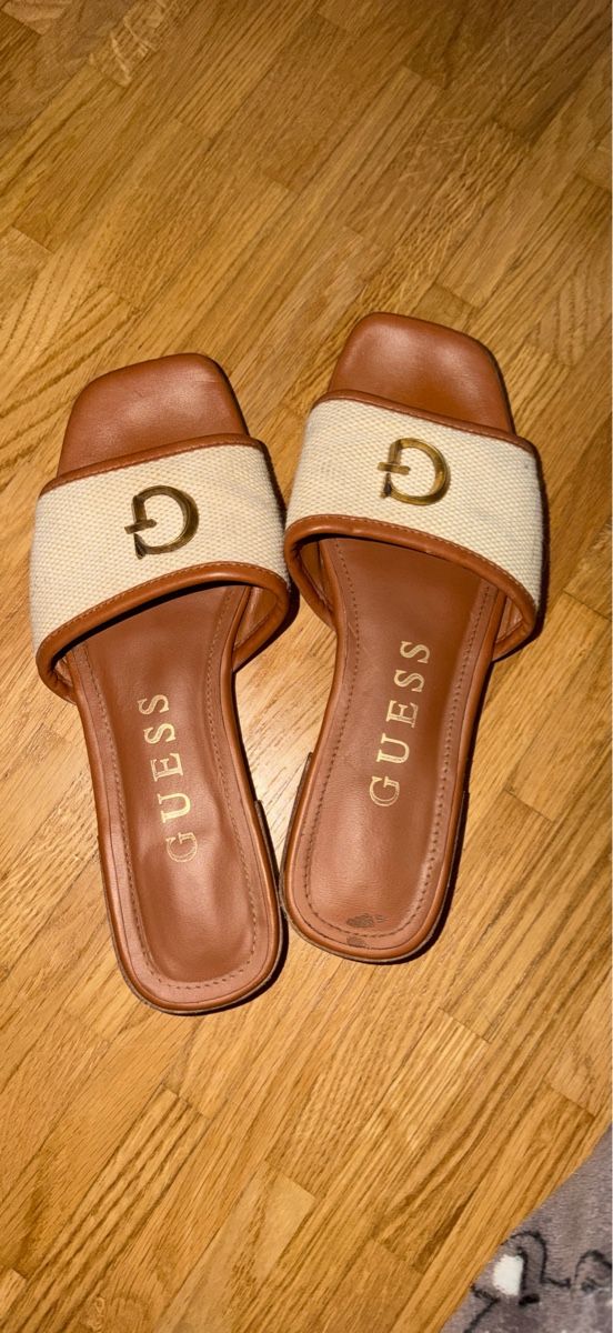 Guess Scarpe da donna: Claquette guess – Usato da Genève venduto da cra_wkn5