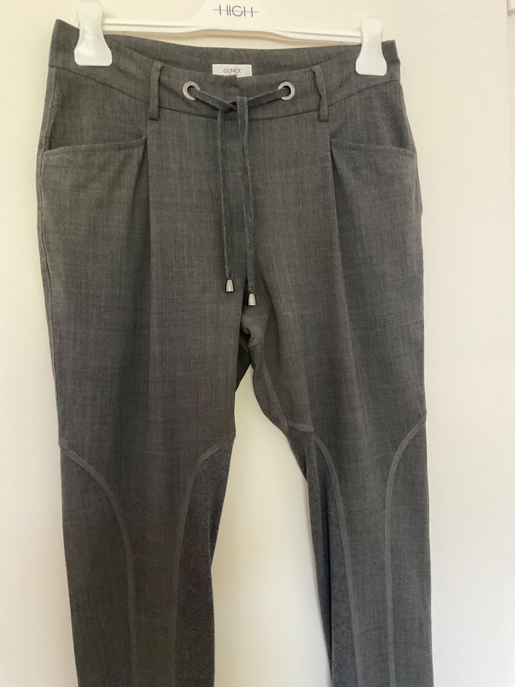 Pantalons: GUNEX by Brunello Cucinelli Wolle Hose Gr 34, it 40 grau – D'occasion à Urdorf par alda02 1