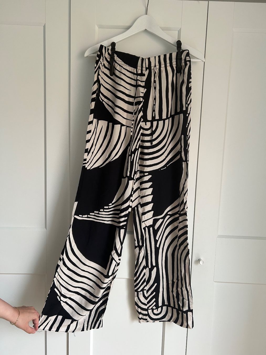 H&M Pantaloni: H&M Summer Trousers - Size S – Usato da St. Gallen venduto da dec_2jy6