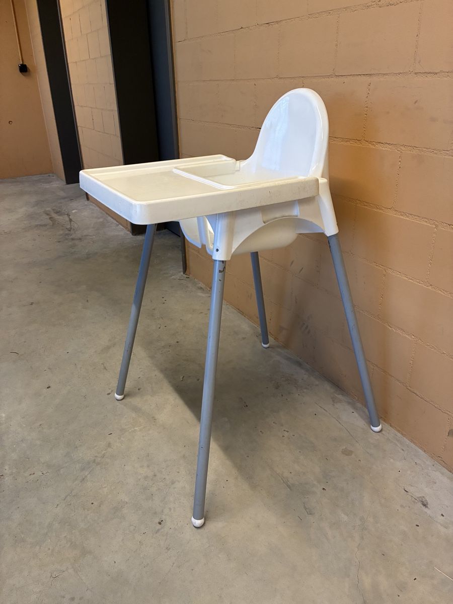 Ikea Seggioloni: Hochstuhl von Ikea – Usato da Winterthur venduto da Bloodypacman