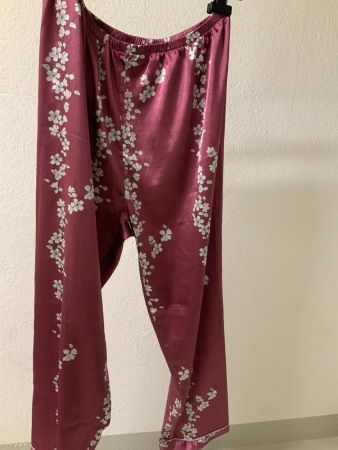Pyjamahose Satin Blumenmuster Grösse L guter Zustand