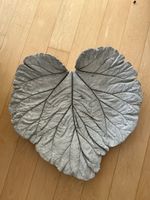 Grosse, dekorative Schale Blatt-Skulptur aus Zement Garten