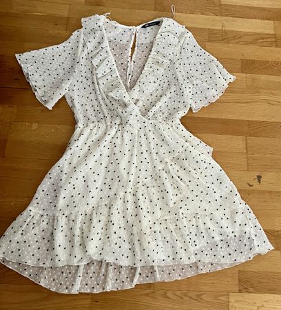 Sommerkleid Polka Dots Rüschen Grösse L Weiss Schwarz