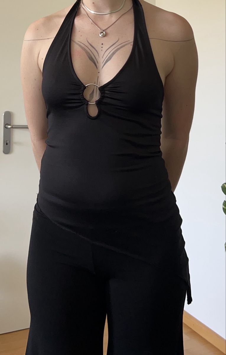 Top: Schwarzes asymmetrisches Too – Usato da Aesch BL venduto da noe_xz5r