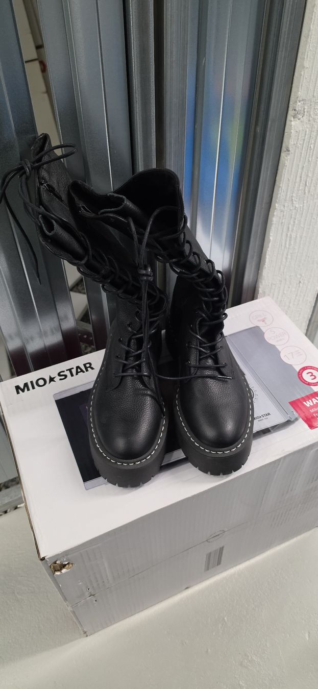 Steve Madden Scarpe da donna: neue Steve Madden Stiefel Gothic Gr.41 – Nuovo (secondo la descrizione) da Zürich venduto da Daniela51