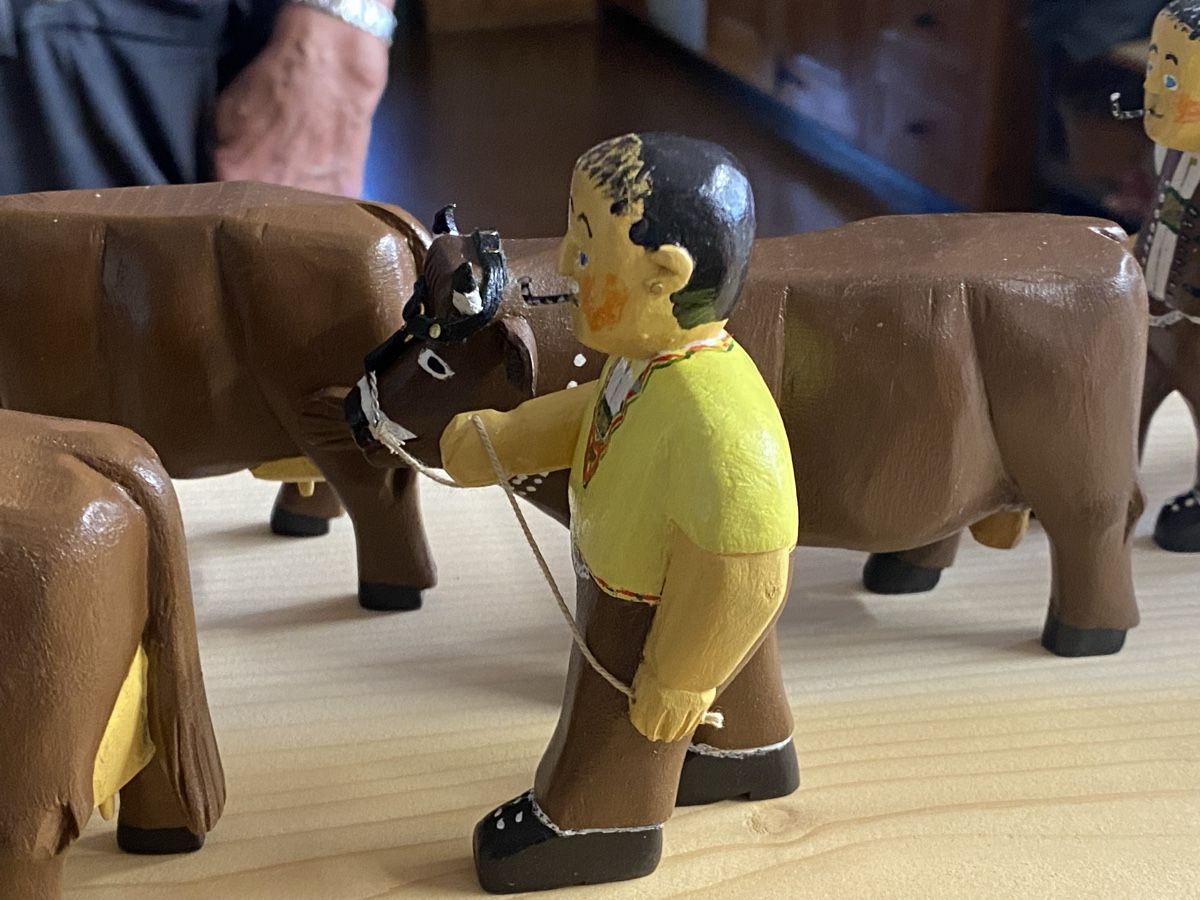 Tutte le decorazioni: Original Appenzeller Alpaufzug Handgeschnitzt – Nuovo e nell'imballaggio originale da Bächli (Hemberg) venduto da aika012 3