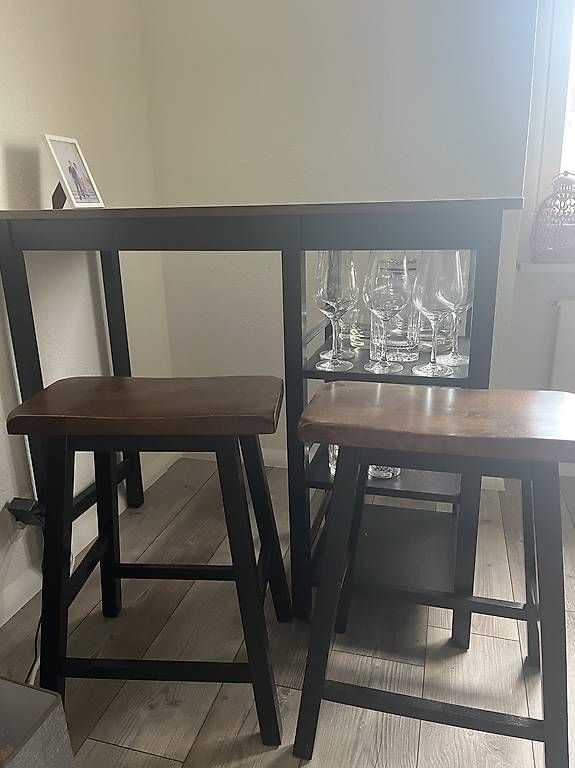 Set di tavolo e panche: Bartisch + 2 Hocker – Usato da Lostorf venduto da sf2_r8sv