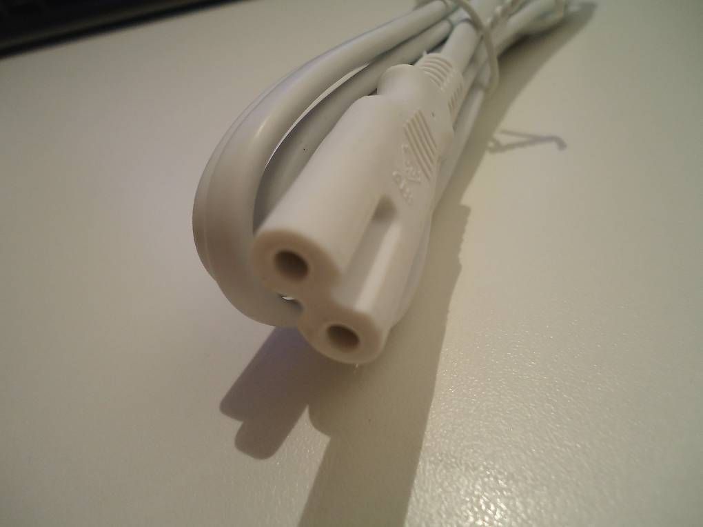 Cavi: Netzkabel Gerätekabel 2 Polig weiss 1.9m – Usato da Emmenbrücke venduto da BlSi 1