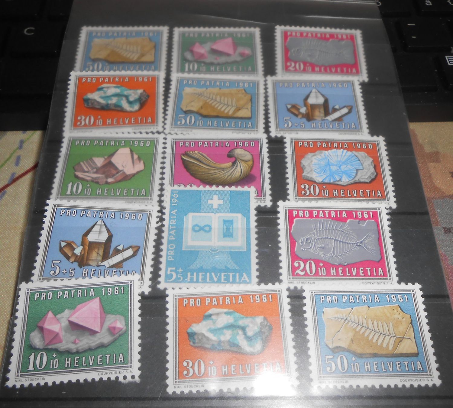 Tutti i francobolli: Briefmarken Sammlung Pro Patria 1960/1961 – Usato da Basel venduto da Javer