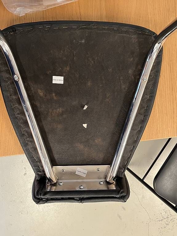 Stühle: Freischwinger Leder – Gebraucht aus Tamins von Kathirzul 3
