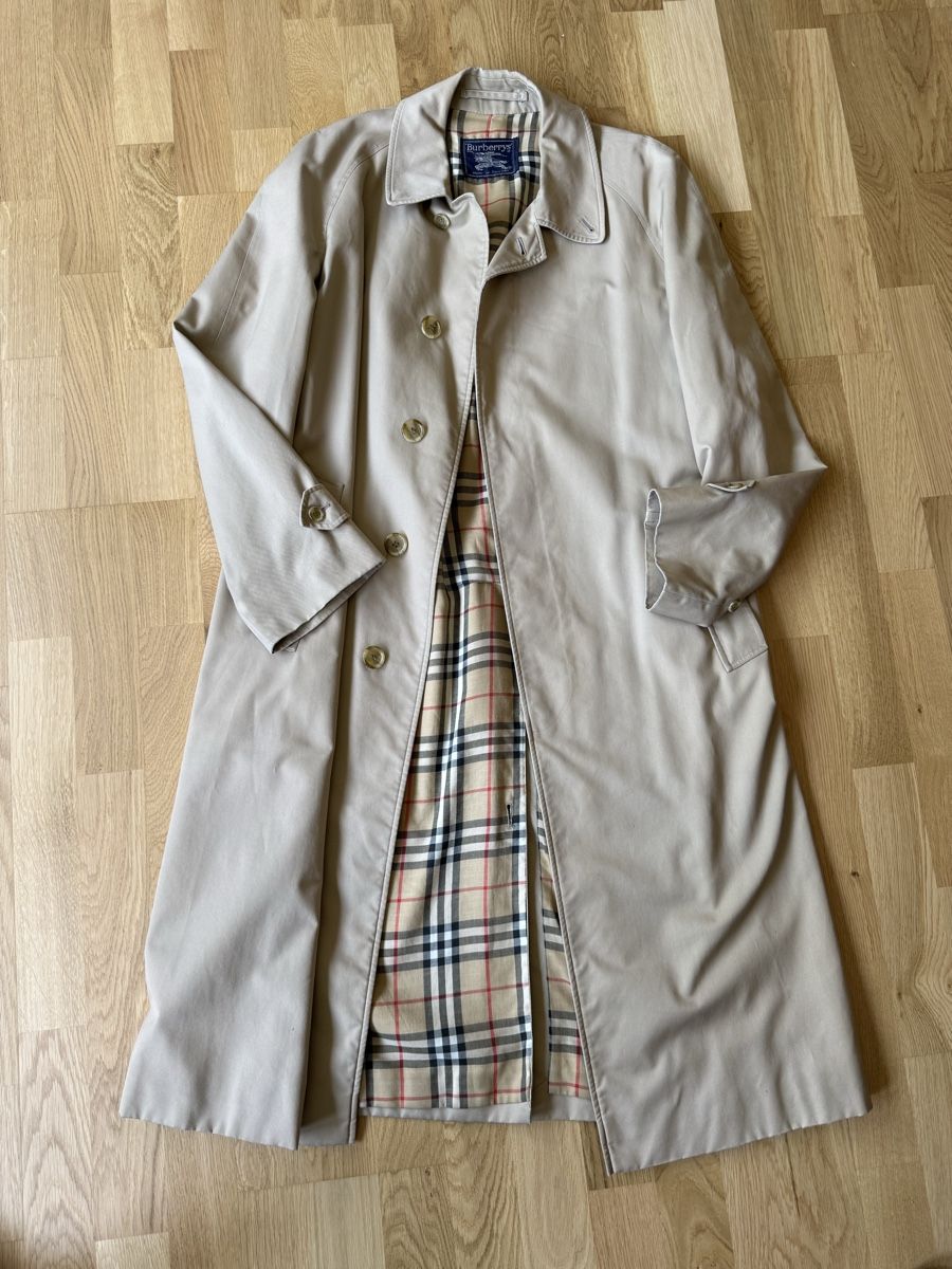 Burberry Cappotti: Burberrys Vintage Trench Coat – Usato da Basel venduto da pet_y7pt 2