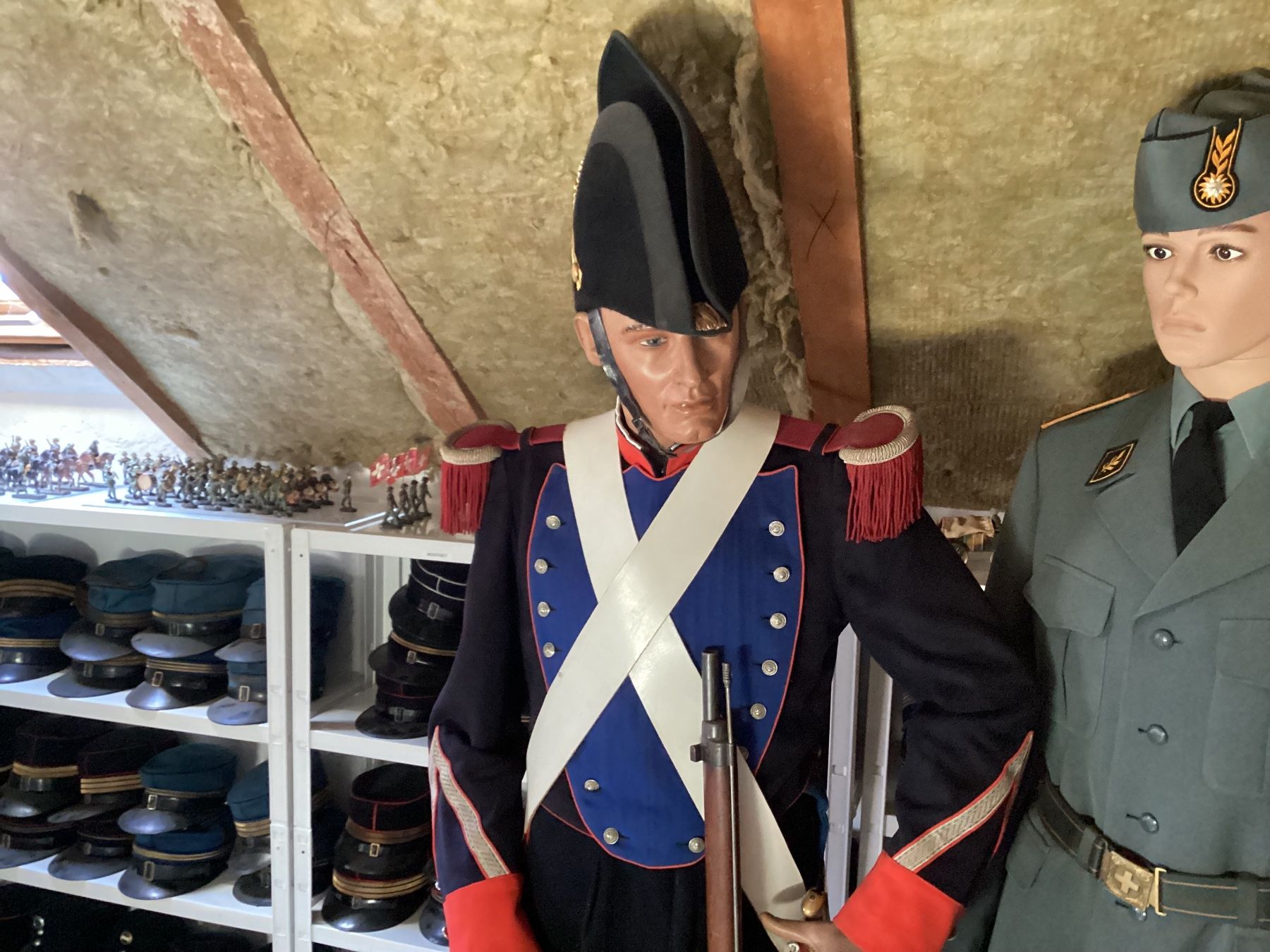 Uniformi: Gendarmerie cantonale valaisanne – Usato da Vouvry venduto da marius09 2