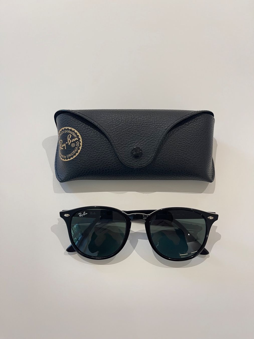 Ray-Ban Occhiali & Lenti: Ray Ban Sunglasses unisex – Usato da Basel venduto da min_6hnk