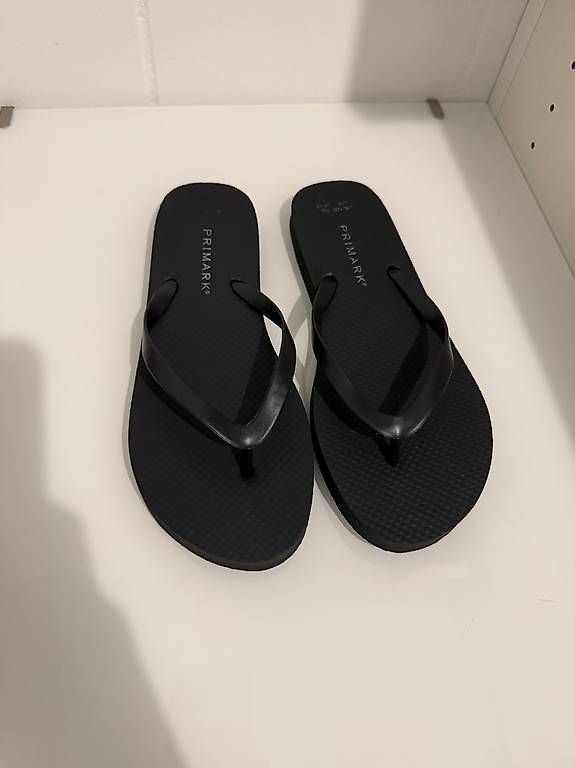 Scarpe da donna: Flip Flops Schwarz Gr.38/39 – Usato da Zürich venduto da Marti97
