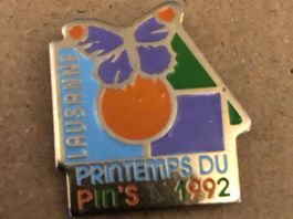 Vends Pins "Printemps du pins Lausanne 1992"