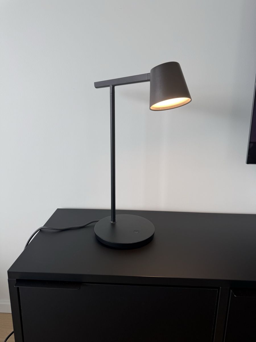 Muuto Lampade: Lampe Tip table Muuto – Usato da Pully venduto da Adcin 3