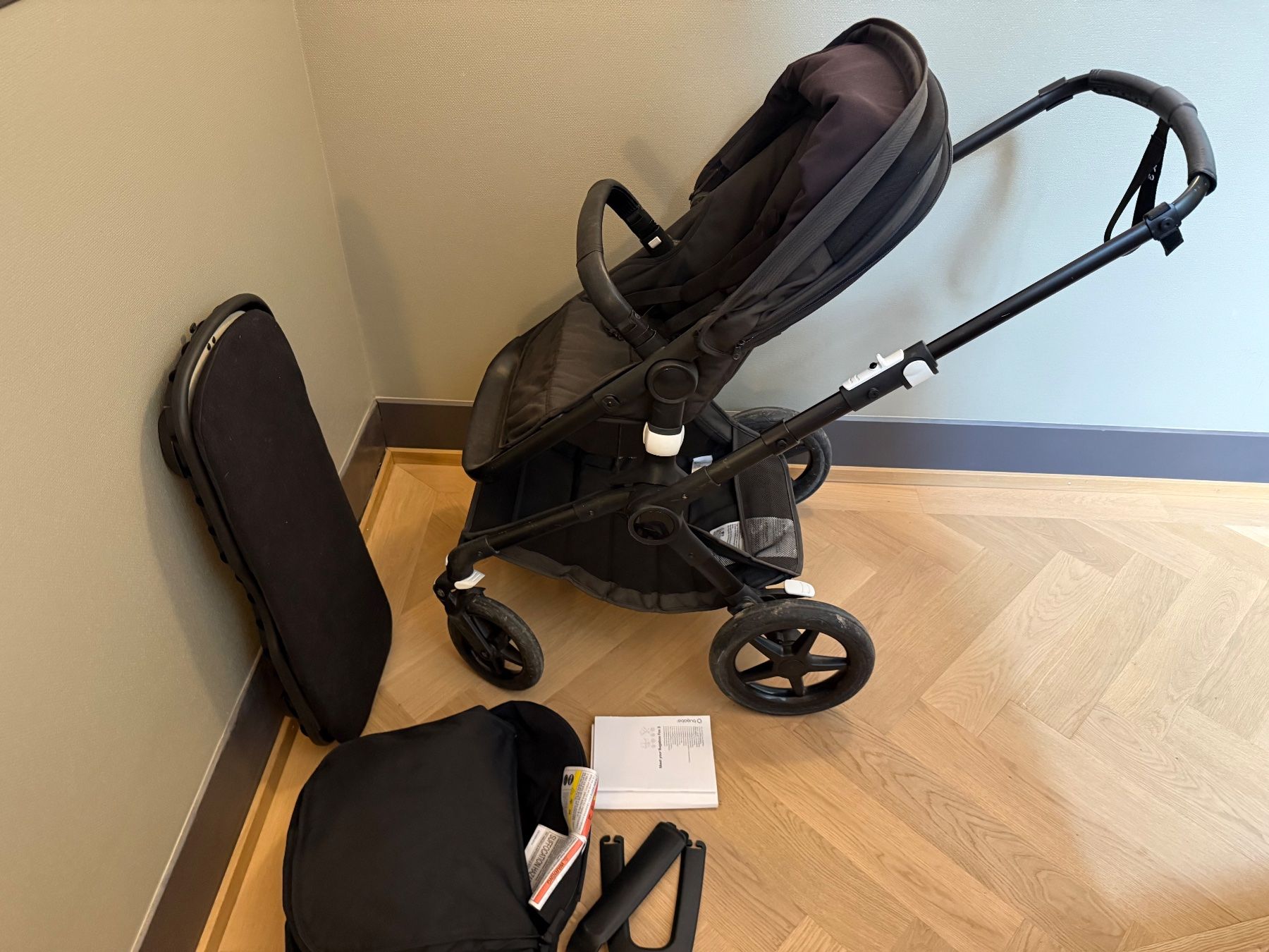 Bugaboo Kinderwagen: Bugaboo Fox 3 Kinderwagen schwarz guter Zustand – Gebraucht aus Zürich von Hussi04
