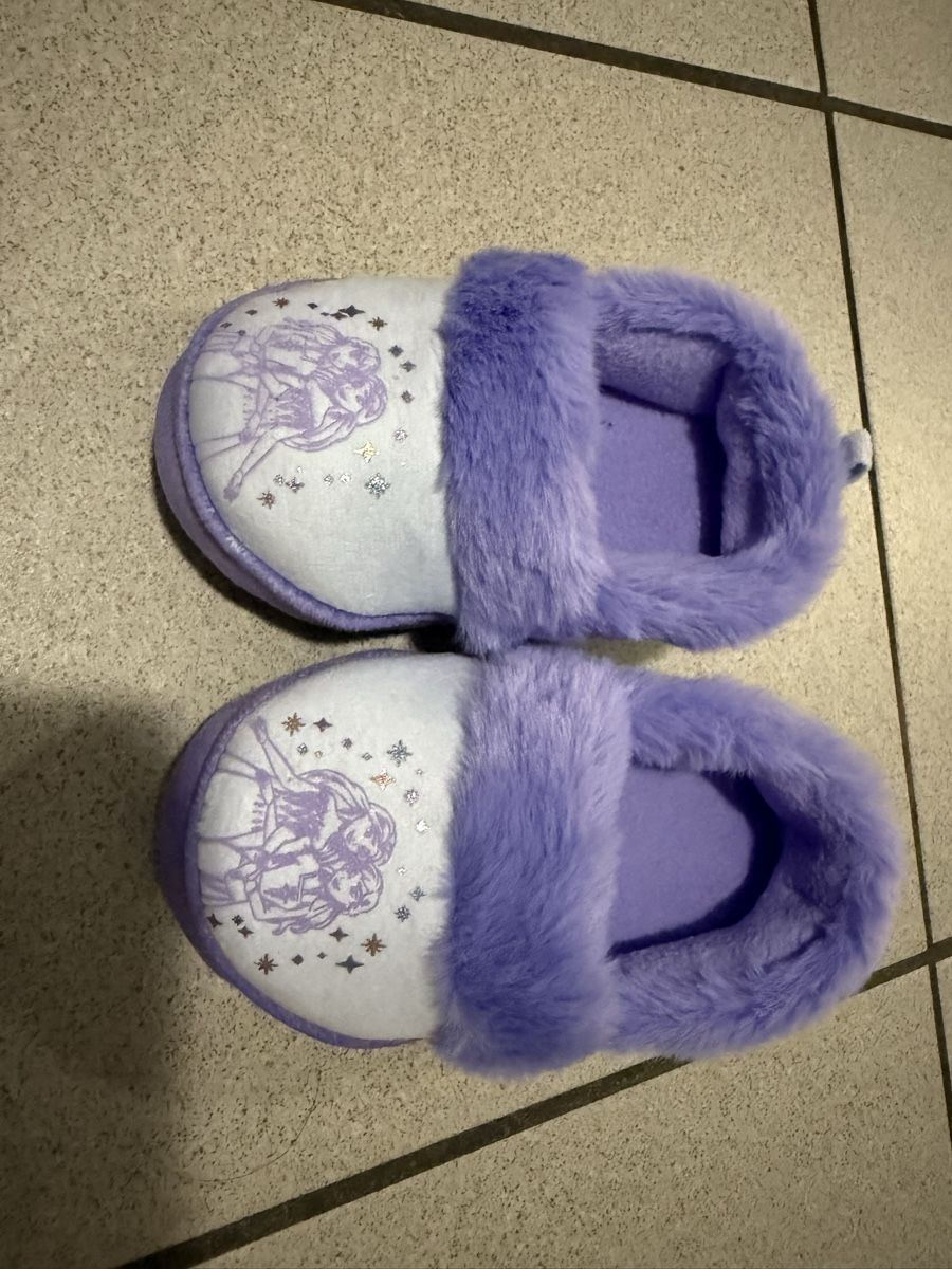 Scarpe per ragazze: Disney pantoufles Frozen – Nuovo (secondo la descrizione) da Ecublens VD venduto da charliecinquillo