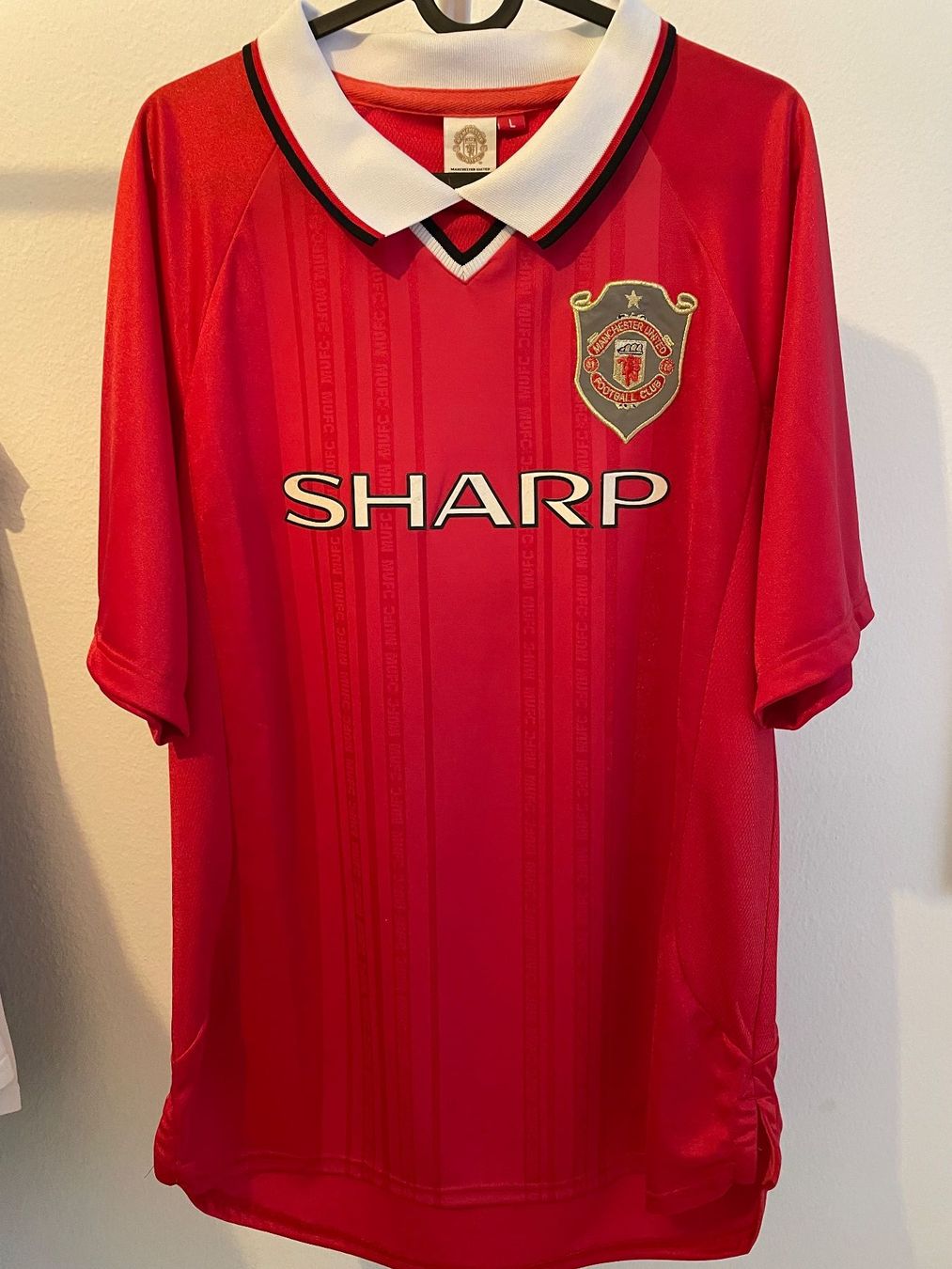 Manchester United Canottiere & Pantaloni: Manchester Untited Retro Trikot – Usato da Zürich venduto da d_man23