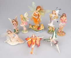 8 dekorative Feen- und Elfenfiguren aus Kunstharz