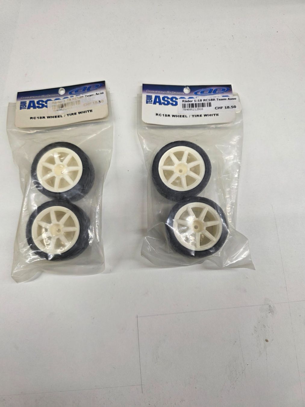 Modellismo RC: Team Associated Komplett Räder 1:18 – Nuovo e nell'imballaggio originale da Rüti ZH venduto da Madeira14