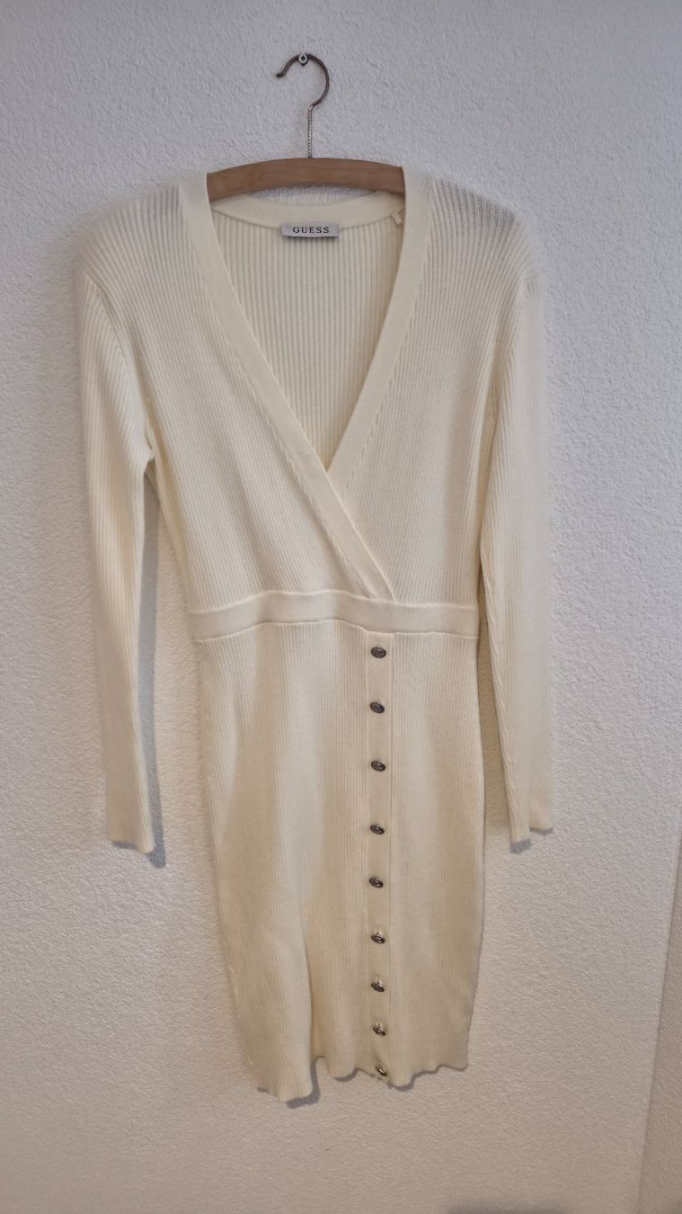Guess Kleider: Guess Strickkleid – Gebraucht aus Wängi von Maelstrom