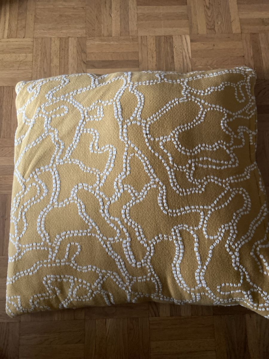 Kissen: Coussin décoratif jaune moutarde, style bohème – Gebraucht aus Genève von captus 1