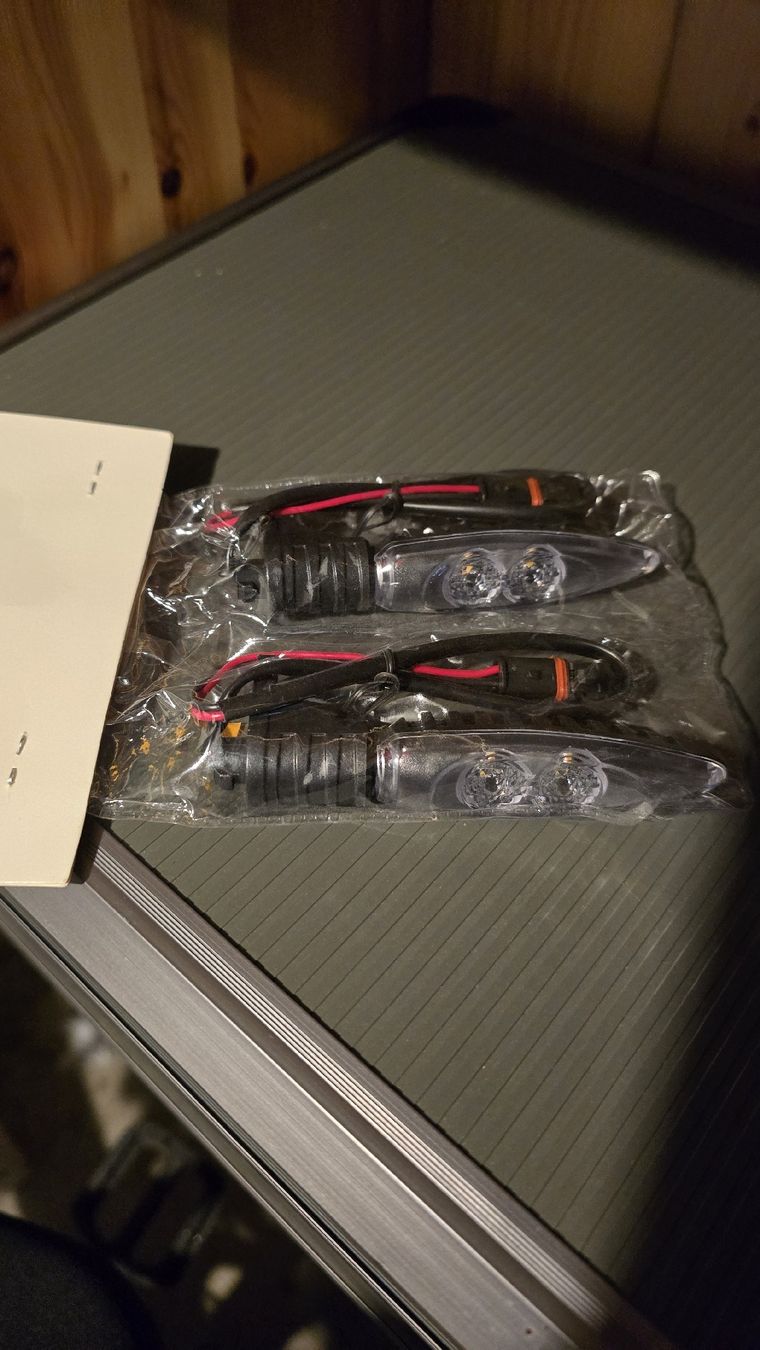 BMW Tutti i ricambio per moto: BMW s1000 rr original Blinker – Nuovo e nell'imballaggio originale da Biel/Bienne venduto da teixeira00351