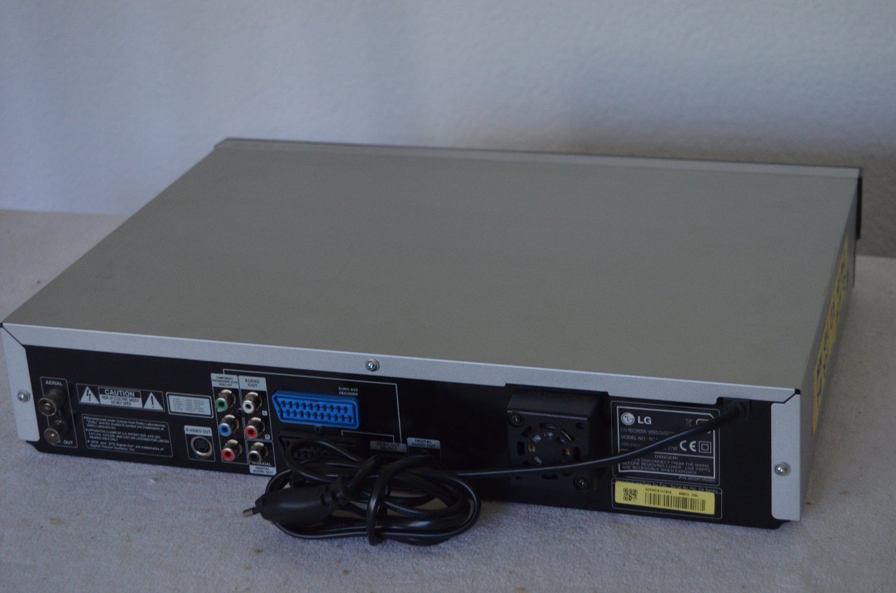 LG Registratori: LG RC185 Videorecorder VHS /  magnétoscope – Usato da Collonges venduto da arashee 4