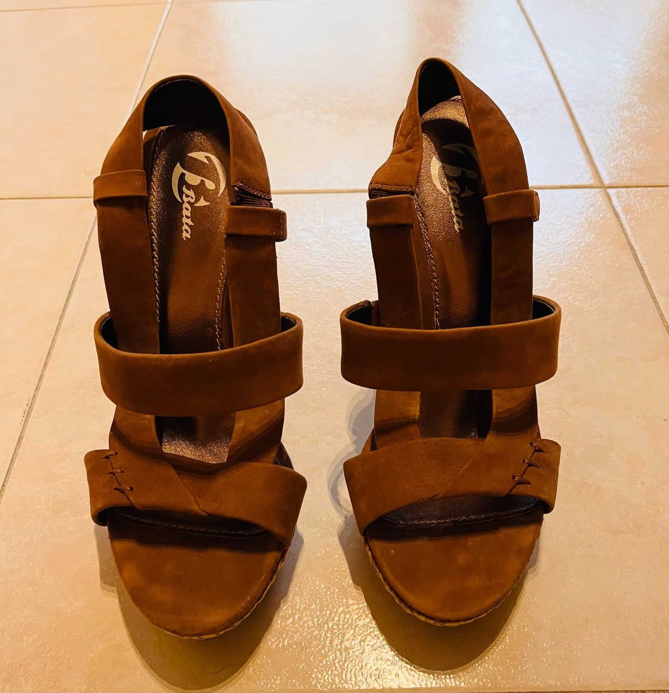 Damenschuhe: Wildledersandalen von Bata – Gebraucht aus Bern von fra_h9zn 1